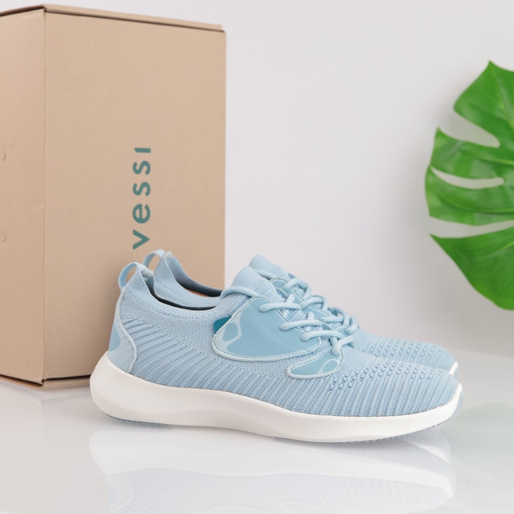 Vessi Womens Everyday 2.0 Sneakers Size 8 Waterproof Sky Blue Knit Lace Up Shoes